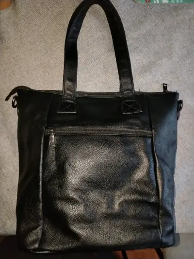 Bolso de cuero negro con múltiples compartimentos - miniatura 1