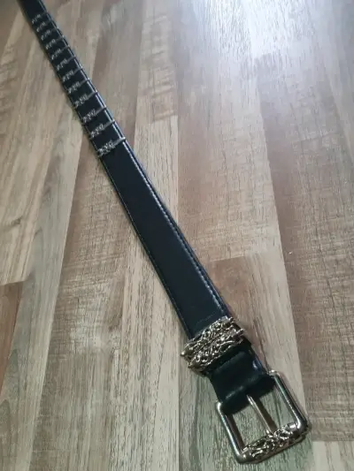 Cinturon tipo chrome Hearts - miniatura 1