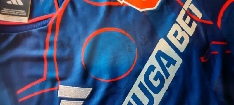 Autografiada por Ch.Aránguiz/La U/Adidas 2023 - 2