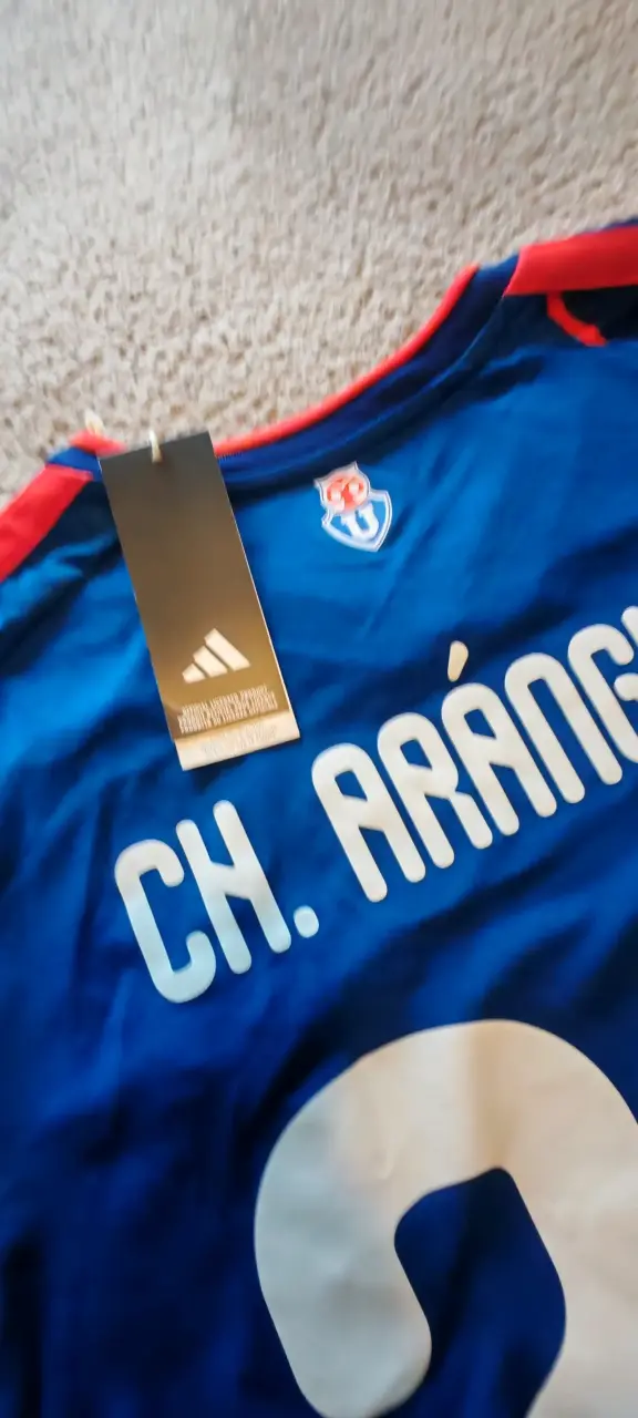 Autografiada por Ch.Aránguiz/La U/Adidas 2023 - 4