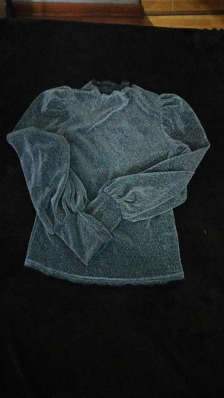 Blusa de mujer gris con brillo - 2