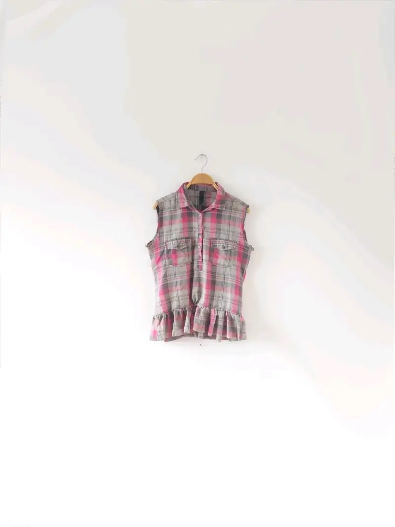 Blusa sin mangas a cuadros rosados