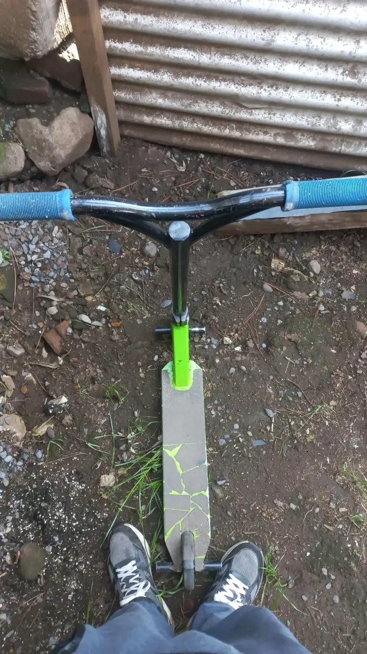 Scooter Bestial Wolf verde y negro - 2