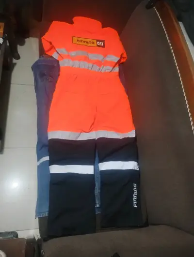 🦺 Buzo Técnico FINNING CAT Talla 48 – Alta Visibil - miniatura 3