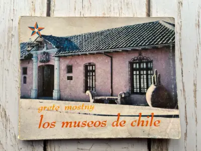 'Los Museos de Chile' por Grete Mostny - miniatura 1
