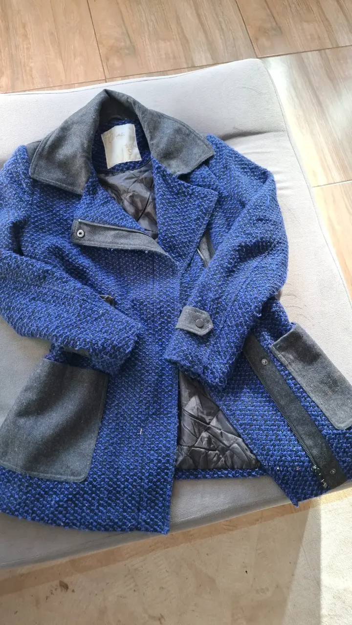 Abrigo de lana azul con detalles grises - 6