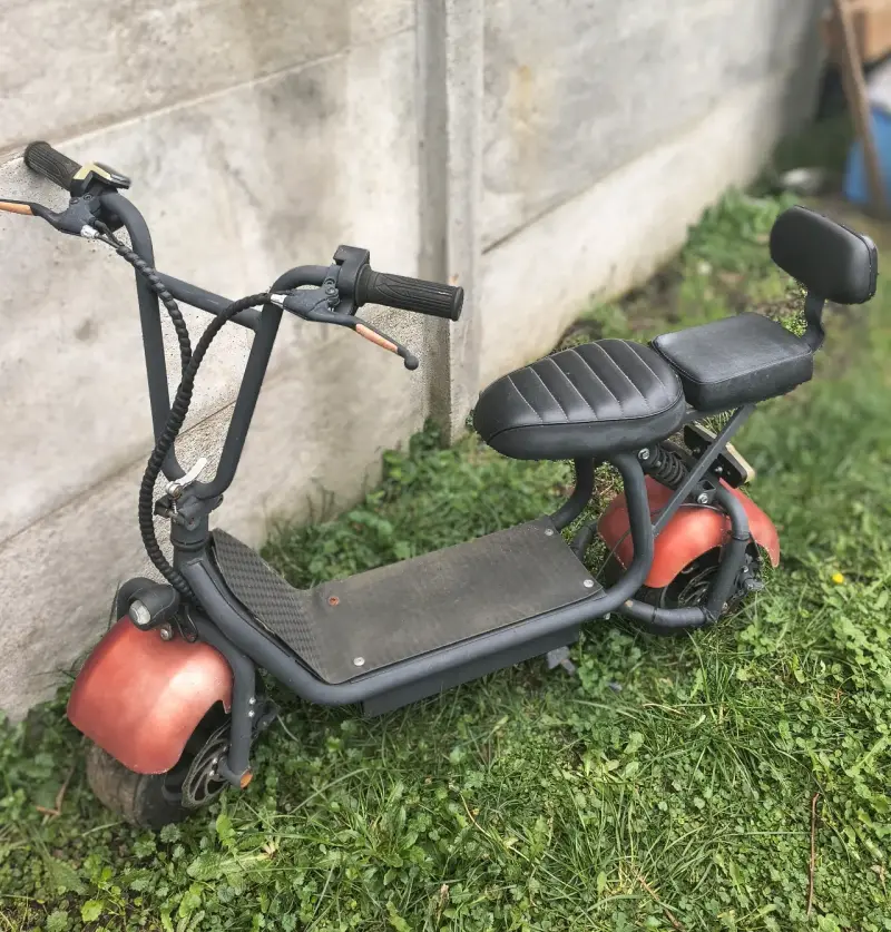 Scooter eléctrico con asiento doble - 1