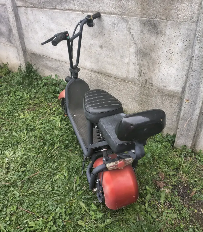 Scooter eléctrico con asiento doble - 2