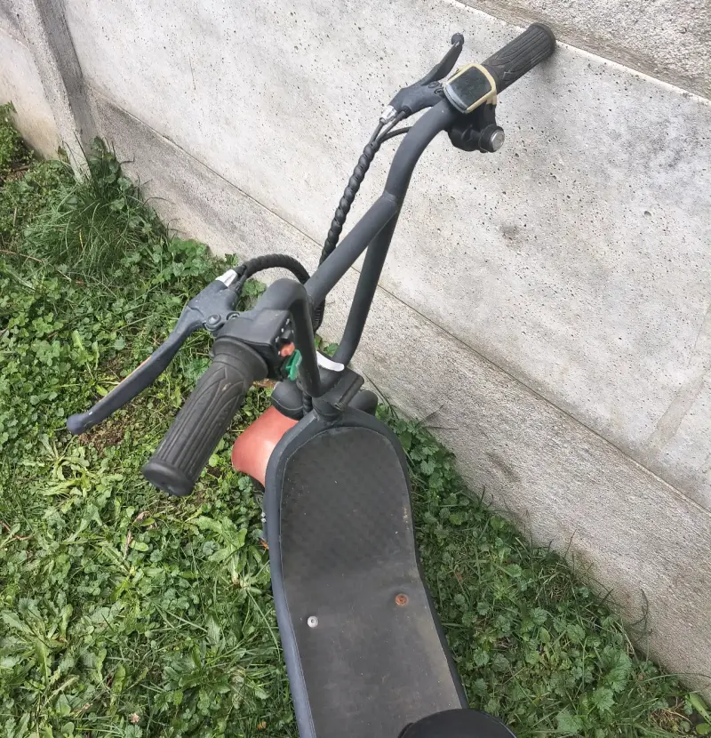 Scooter eléctrico con asiento doble - 4
