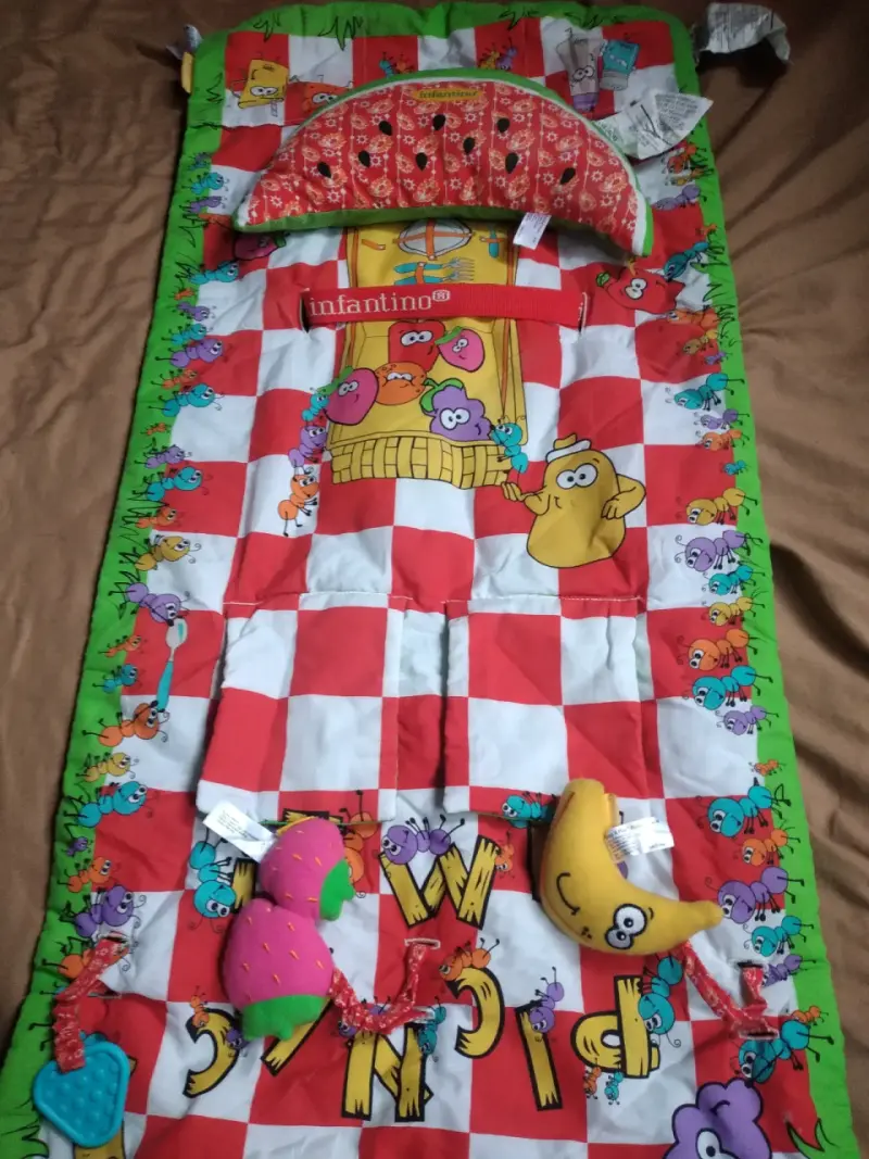 Alfombra de juego para bebé Infantino con juguetes - 1