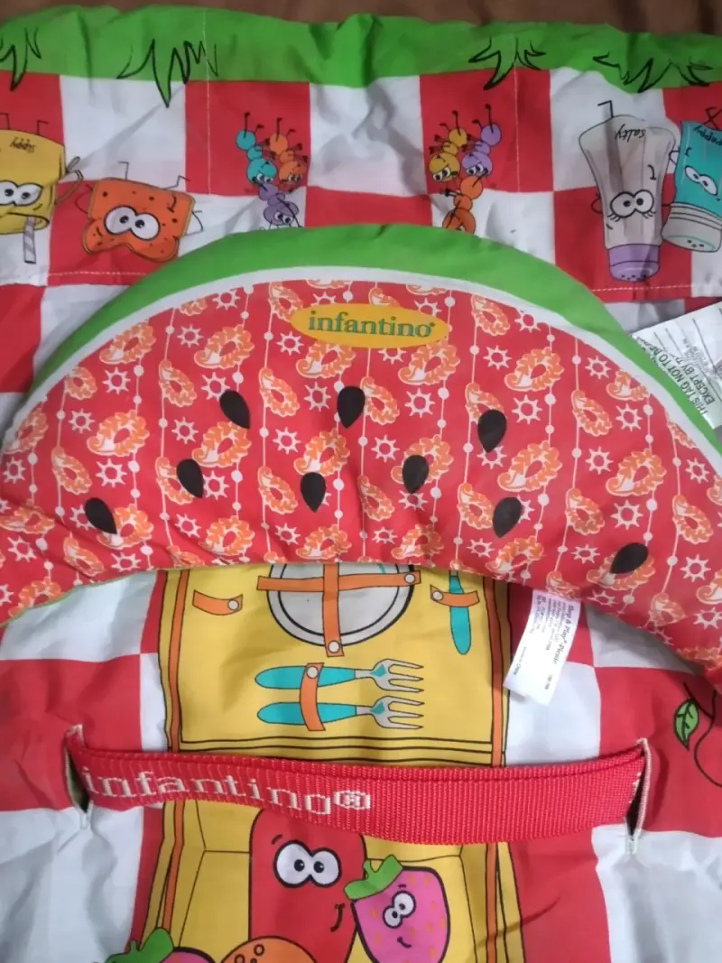 Alfombra de juego para bebé Infantino con juguetes - 4