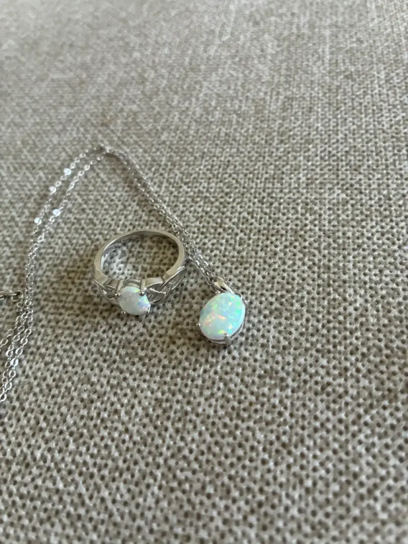 Conjunto de joyería con opalina blanco - 3