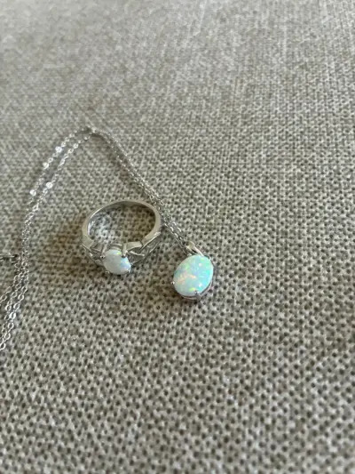 Conjunto de joyería con opalina blanco - miniatura 3