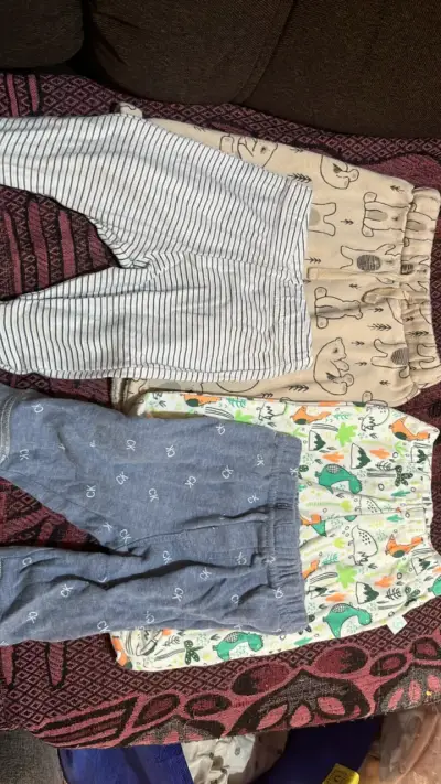 Lote de pantalones para bebé con diseños variados - miniatura 6