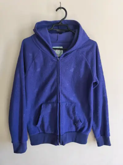 Polerón morado con capucha y cierre mujer talla S - miniatura 1