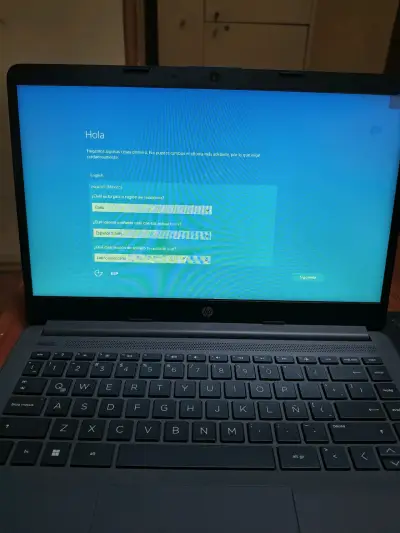 Laptop HP con pantalla de 15 pulgadas - miniatura 1