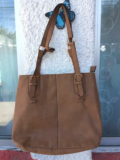 Bolso tote marrón de cuero sintético - miniatura 2
