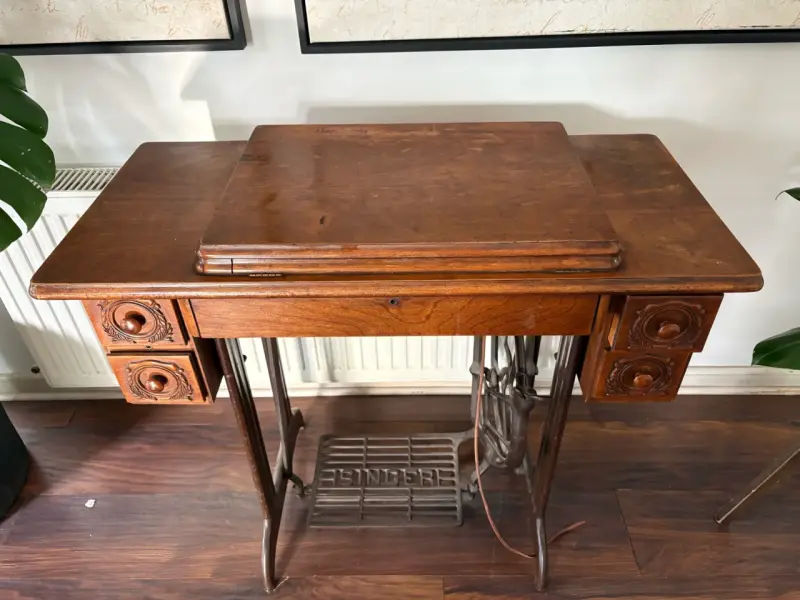 Máquina de Coser Antigua Singer con Mueble - 6