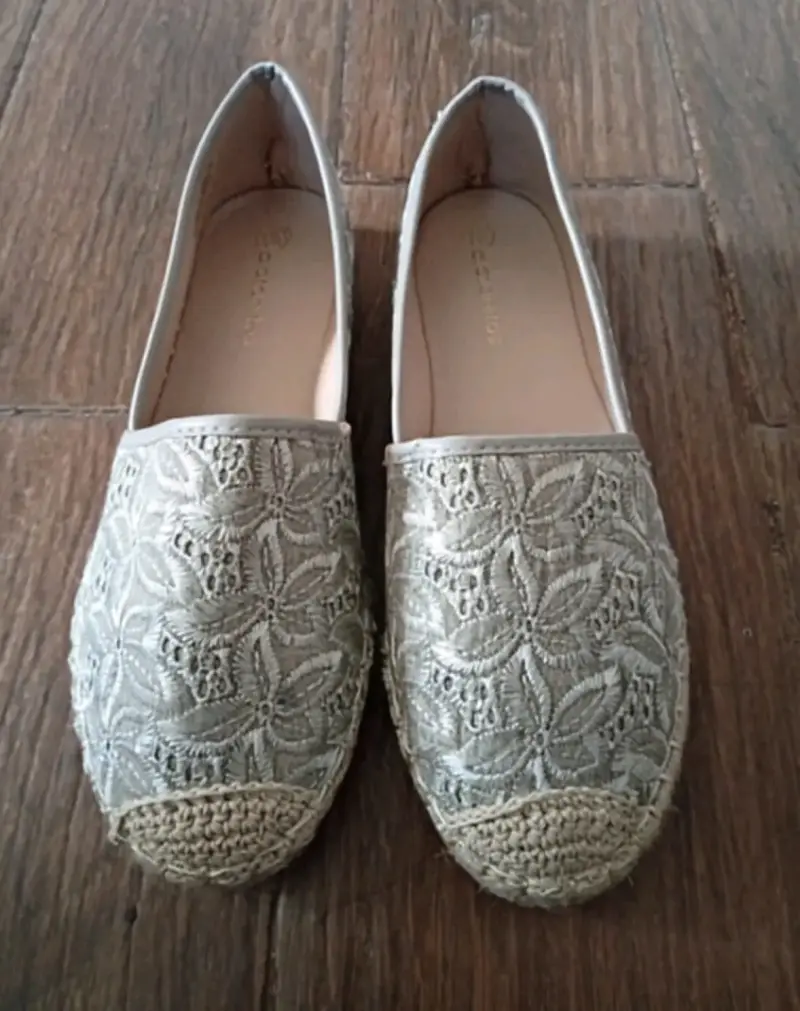 Alpargatas bordadas color gris para mujer - 4