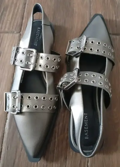 Zapatos planos metálicos Basement con hebillas - miniatura 2
