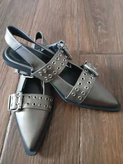 Zapatos planos metálicos Basement con hebillas - miniatura 3