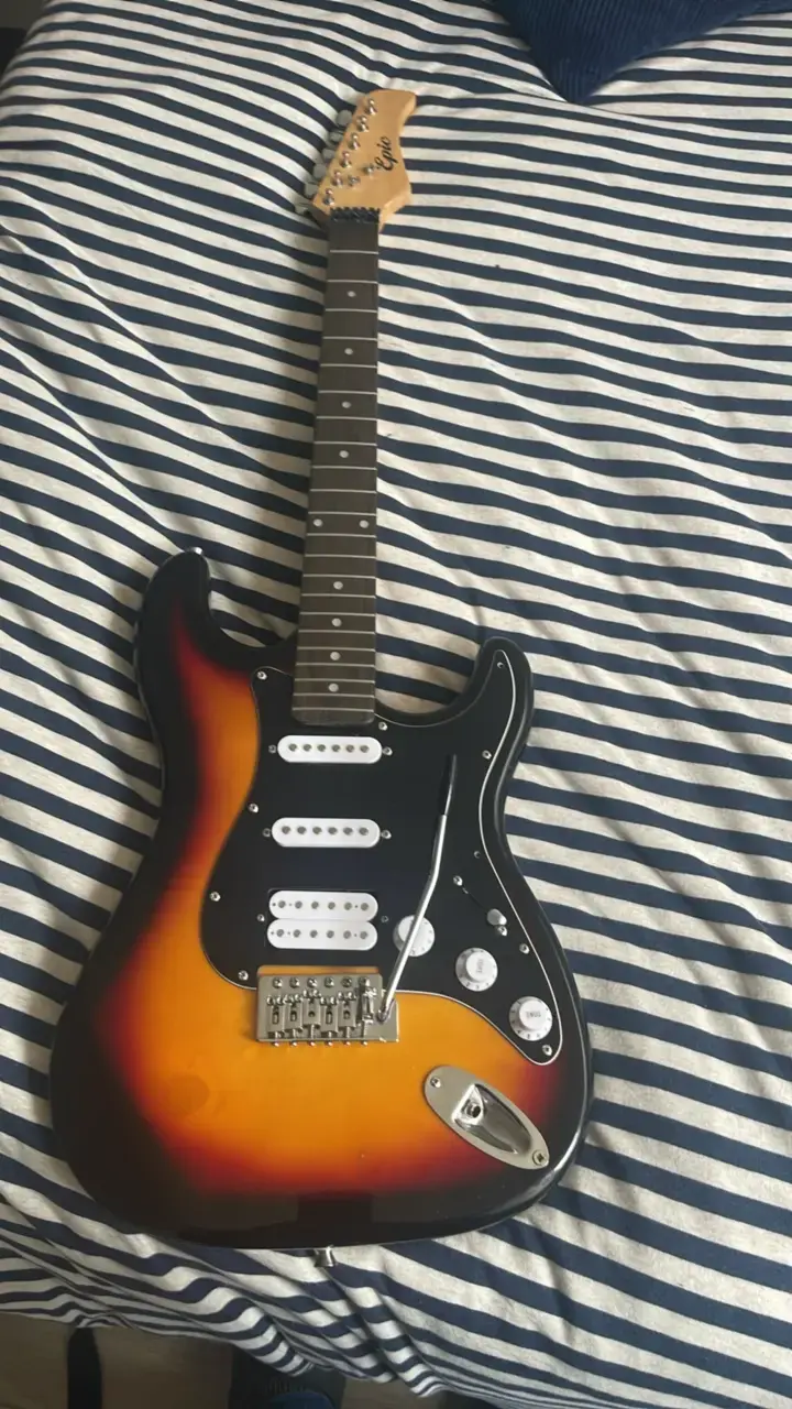Guitarra eléctrica tipo Stratocaster sunburst epic