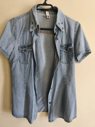 Camisa de mezclilla azul claro - miniatura 1