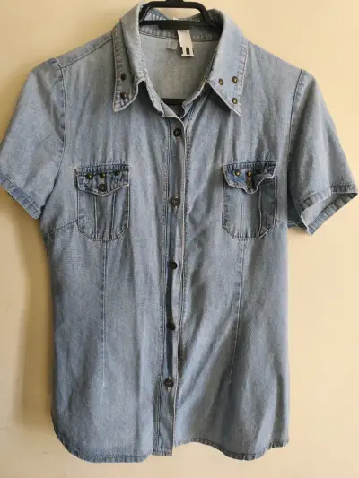 Camisa de mezclilla azul claro - miniatura 2