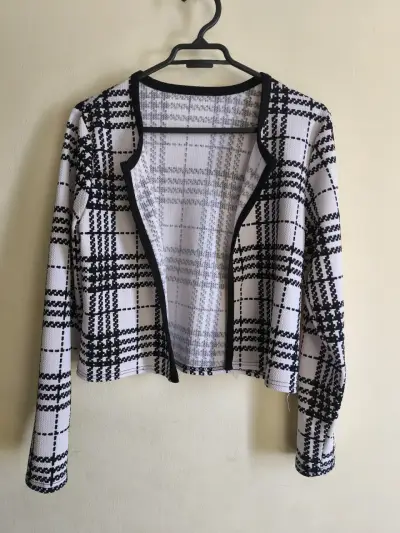Chaqueta de punto a cuadros blanco y negro - miniatura 1