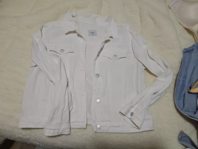 Chaqueta de mezclilla blanca para mujer MNL