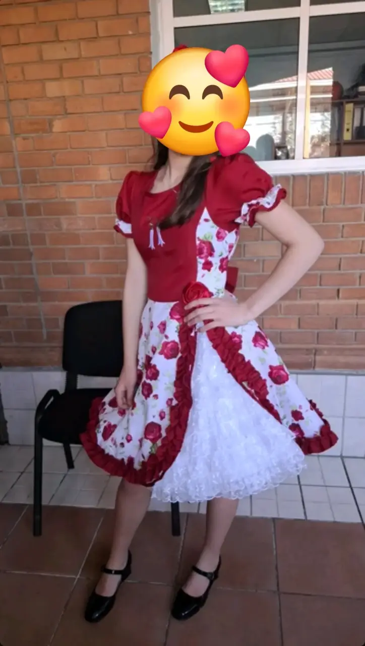 Vestido de huasa con falso incluido