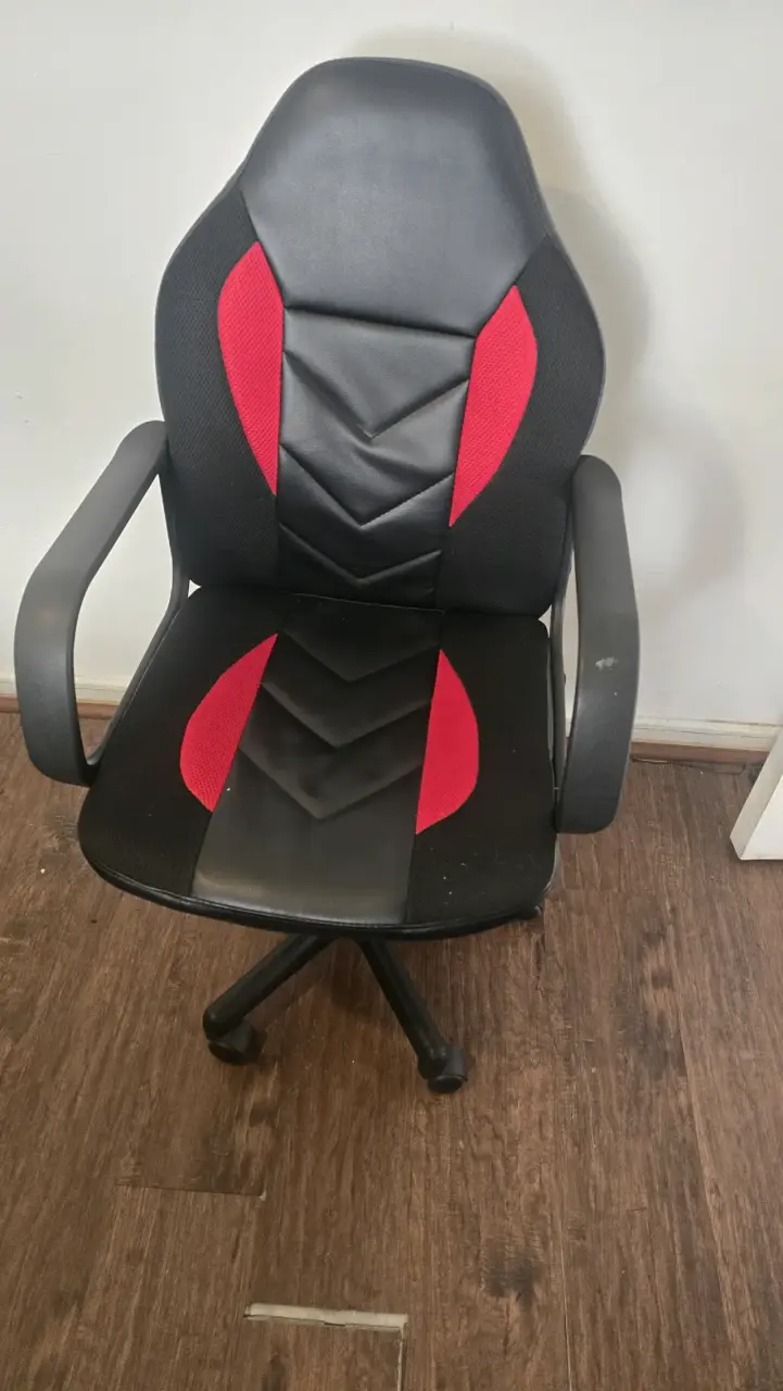 Silla de Oficina Gamer Negra y Roja - 2