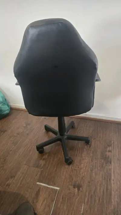 Silla de Oficina Gamer Negra y Roja - miniatura 3
