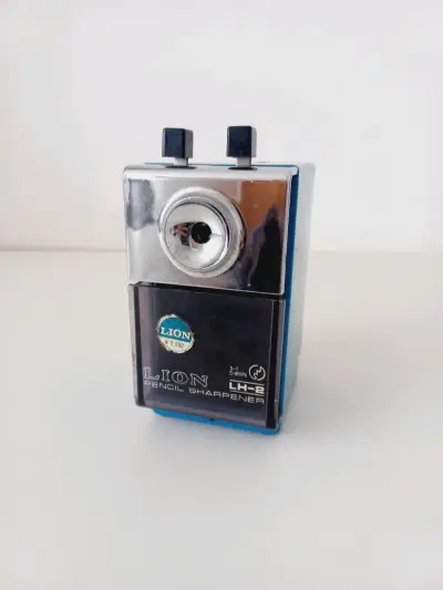 Sacapuntas de mesa Lion LH-2 azul Vintage - miniatura 1