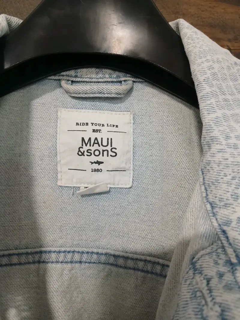 Chaqueta de mezclilla Maui & Sons con diseño desgastado - 3