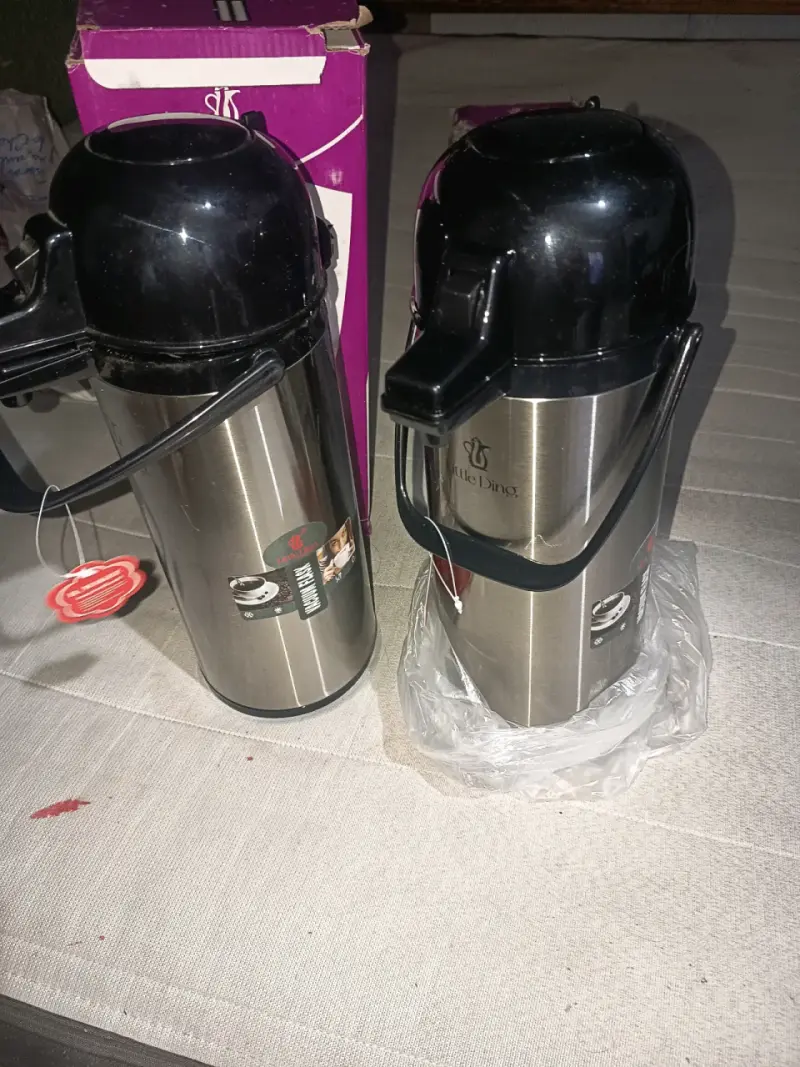 Termo de acero inoxidable Little Ding 1.8L - 1