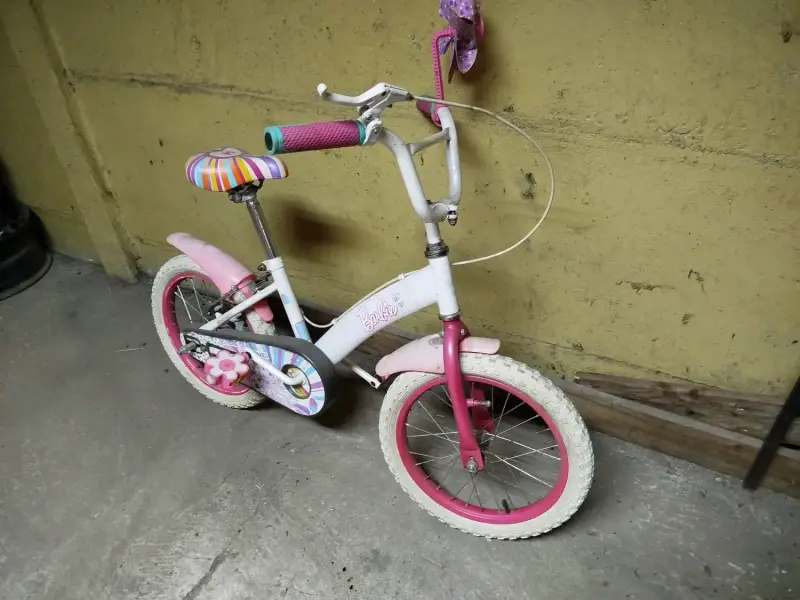 Bicicleta infantil Barbie rosa y blanca - 1