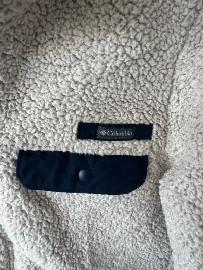 Poleron Columbia con logo bordado niño. Talla S - miniatura 3