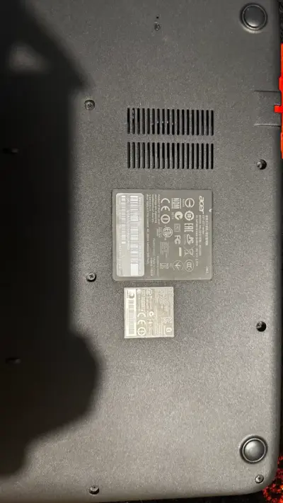 Laptop Acer con signos de uso para repuestos - miniatura 2