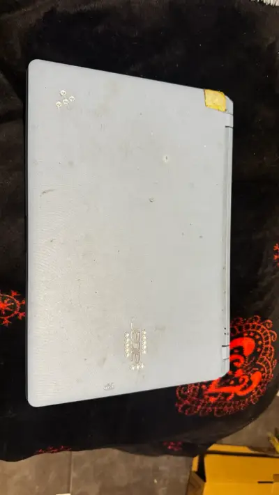 Laptop Acer con signos de uso para repuestos - miniatura 4
