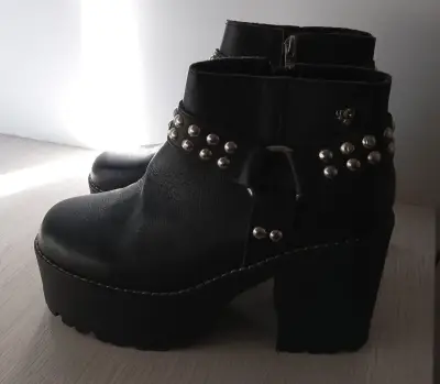 Botines negros con plataforma C/Moran - miniatura 1
