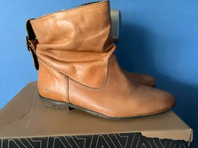 Botines de cuero marrón para mujer - miniatura 1