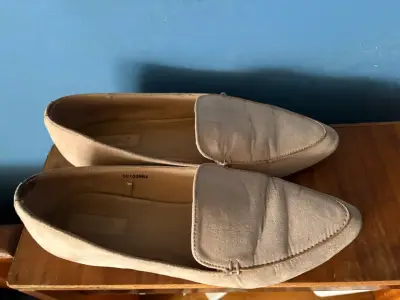 Mocasines beige de gamuza para mujer - miniatura 1