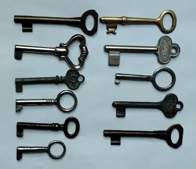 Lote de llaves antiguas de colección - miniatura 1