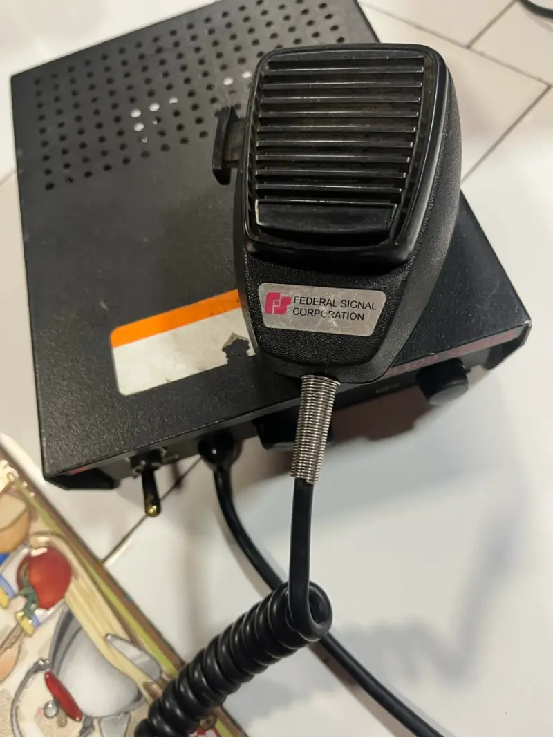Sistema de megafonía Federal Signal PA300 Series - 5
