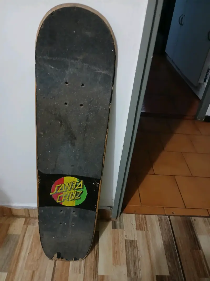 Tabla de skate Santa Cruz con diseño gráfico - 4