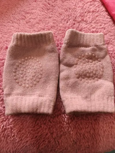 Rodilleras antideslizantes para niña color rosa - miniatura 1