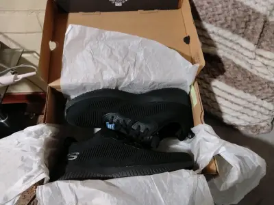 Zapatillas deportivas negras Skechers para hombre - miniatura 1