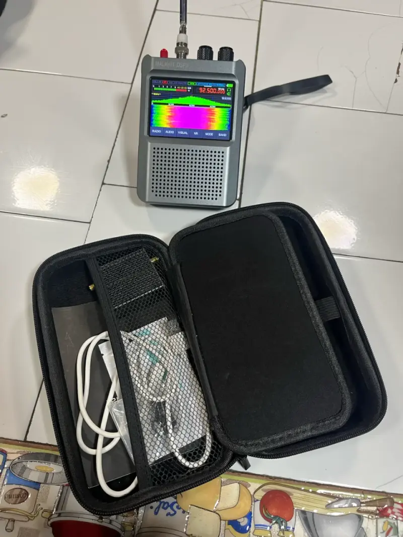 Receptor de Radio Malahit DSP2 con Estuche - 3
