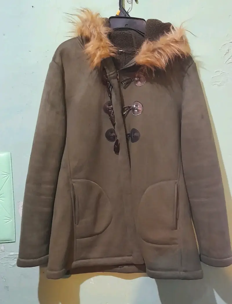 Chaqueta negra con bordados étnicos - 4